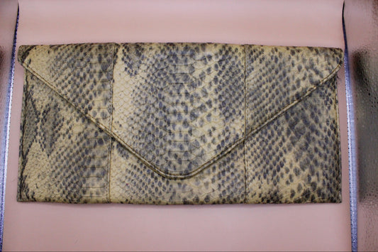 Alligator Clutch Style